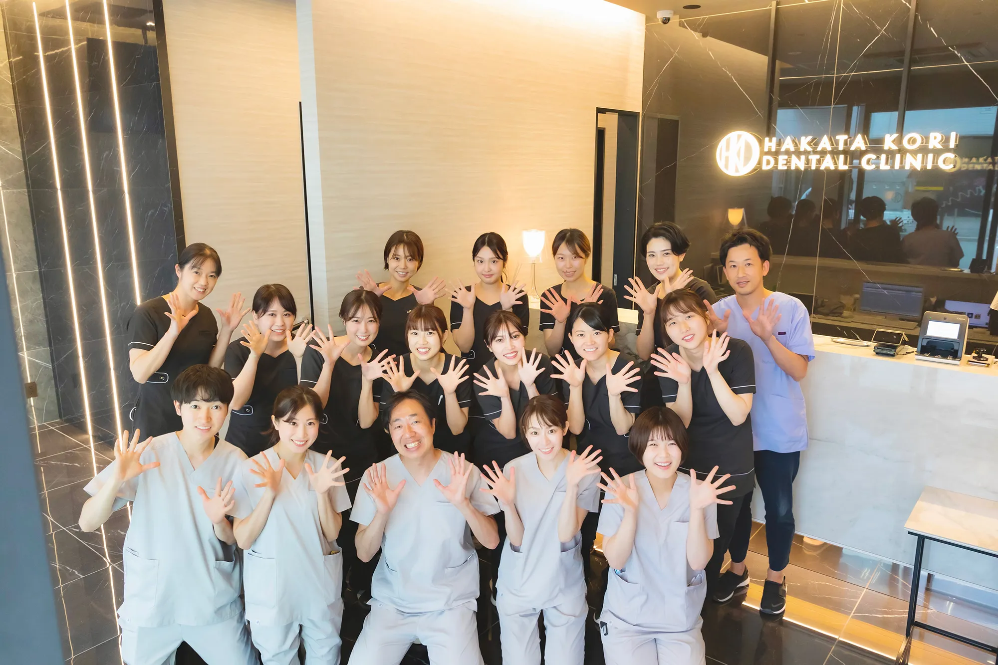 スタッフ集合写真